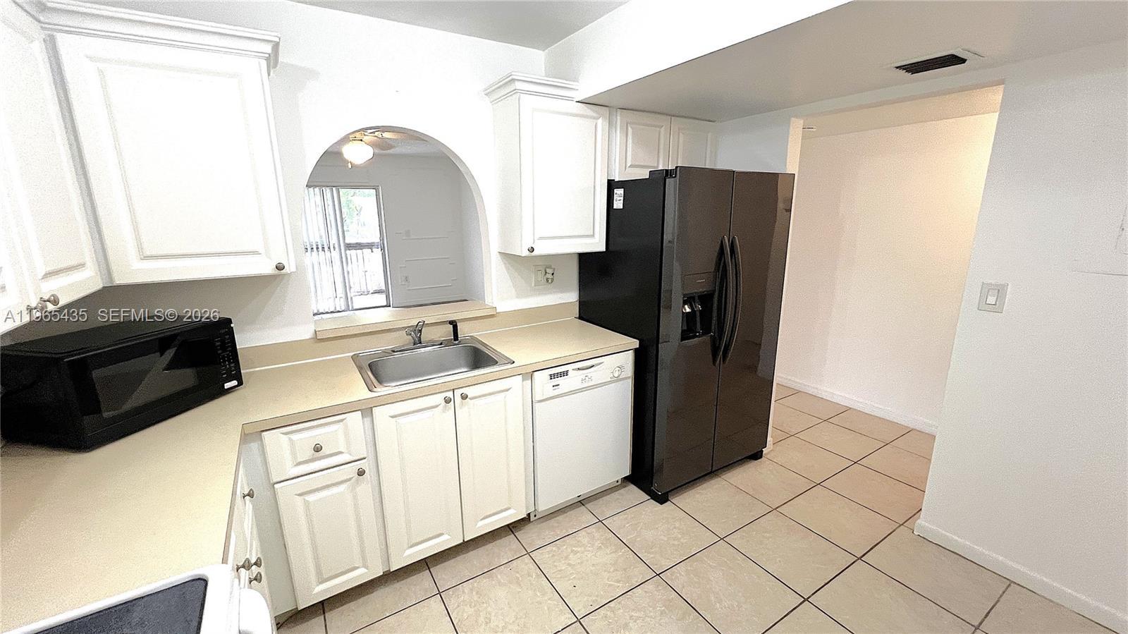 711 N Pine Island Rd # 211, Plantation FL 33324 photo 3