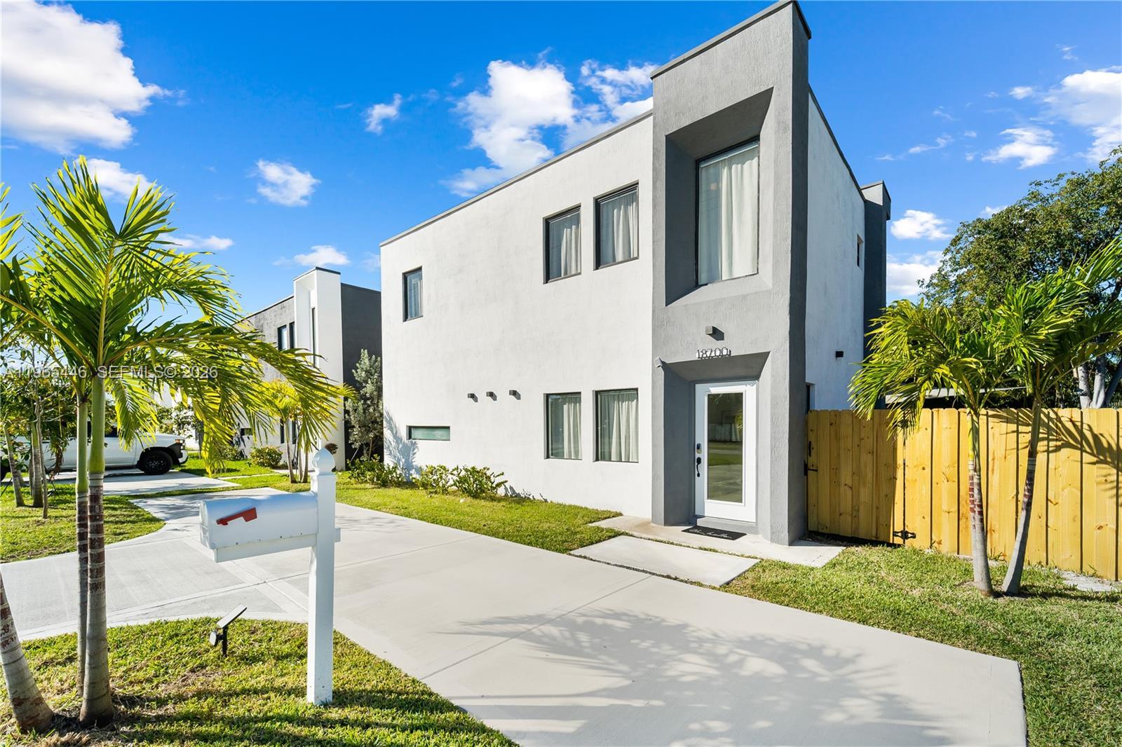 18700 SW 117th Ave, Miami FL 33177