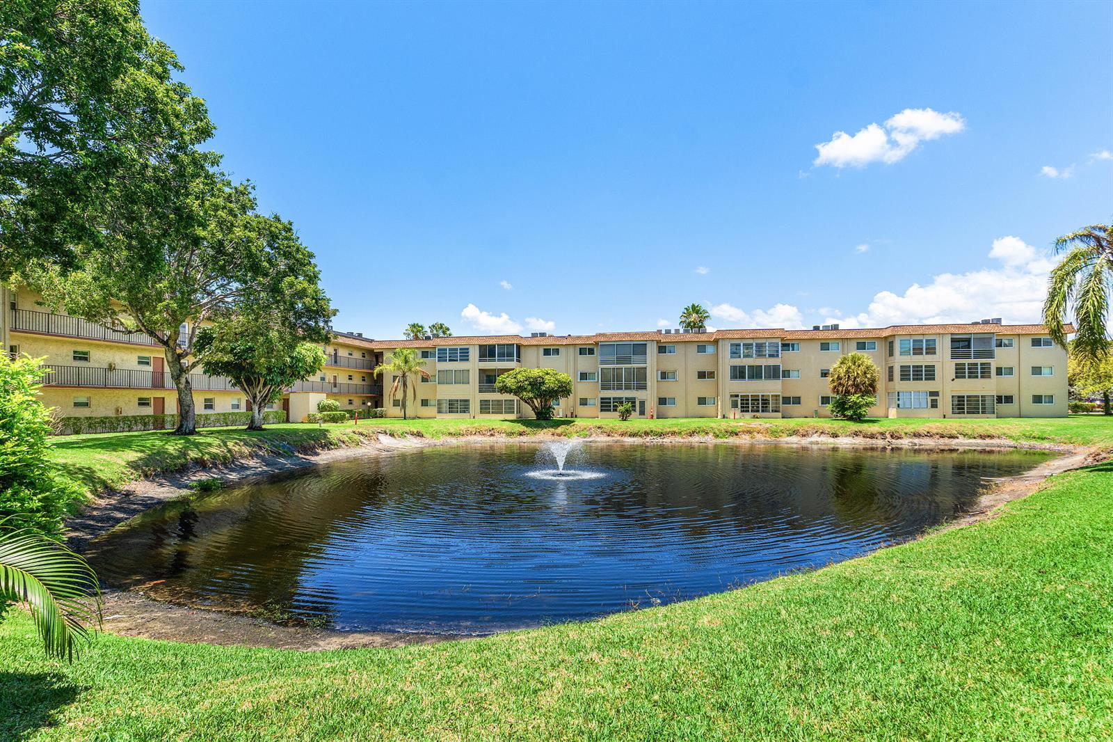 721 Lori Drive # 208, Palm Springs FL 33461