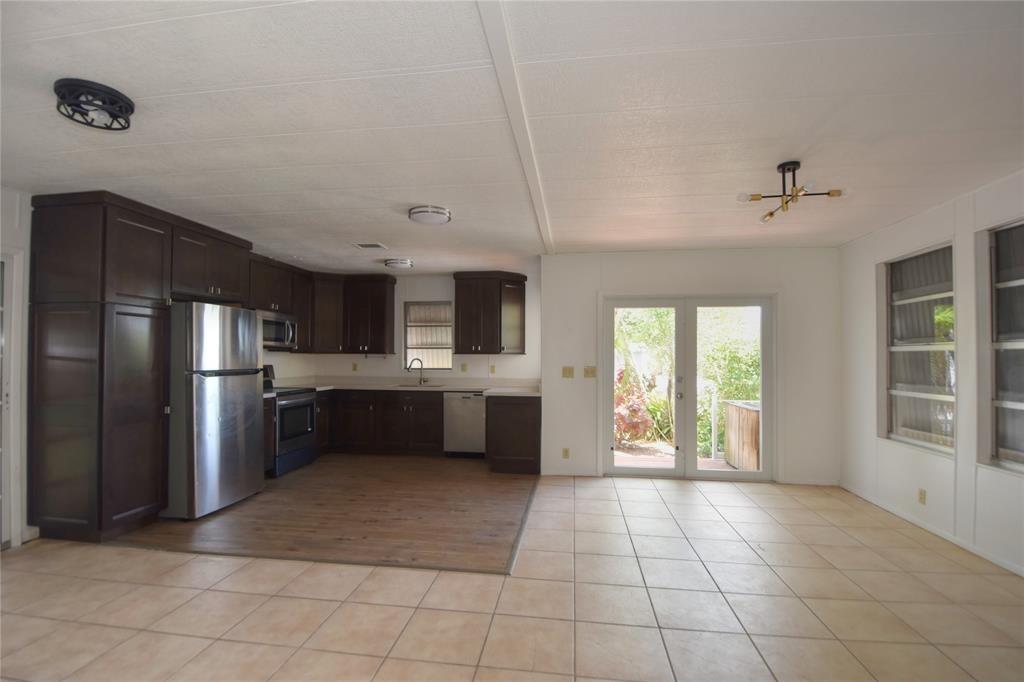 8608 SW 17th Street, Davie FL 33324