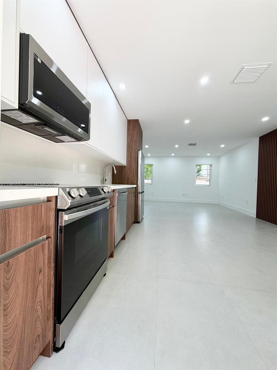 524 NE 65th St # 2, Miami FL 33138 photo 2