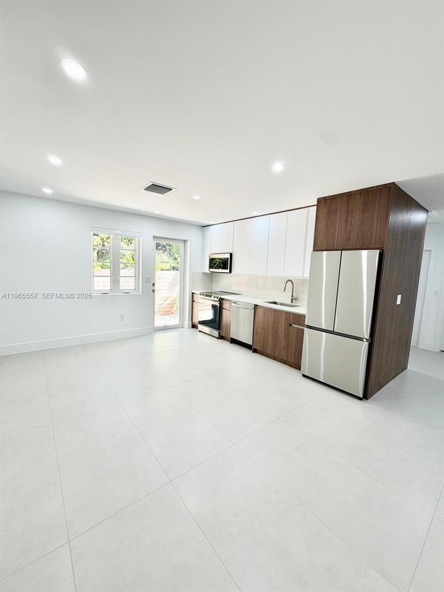 524 NE 65th St # 2, Miami FL 33138 photo 3