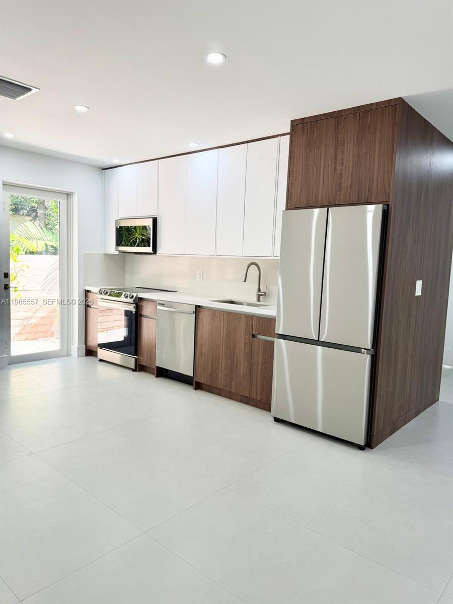 524 NE 65th St # 2, Miami FL 33138 photo 4