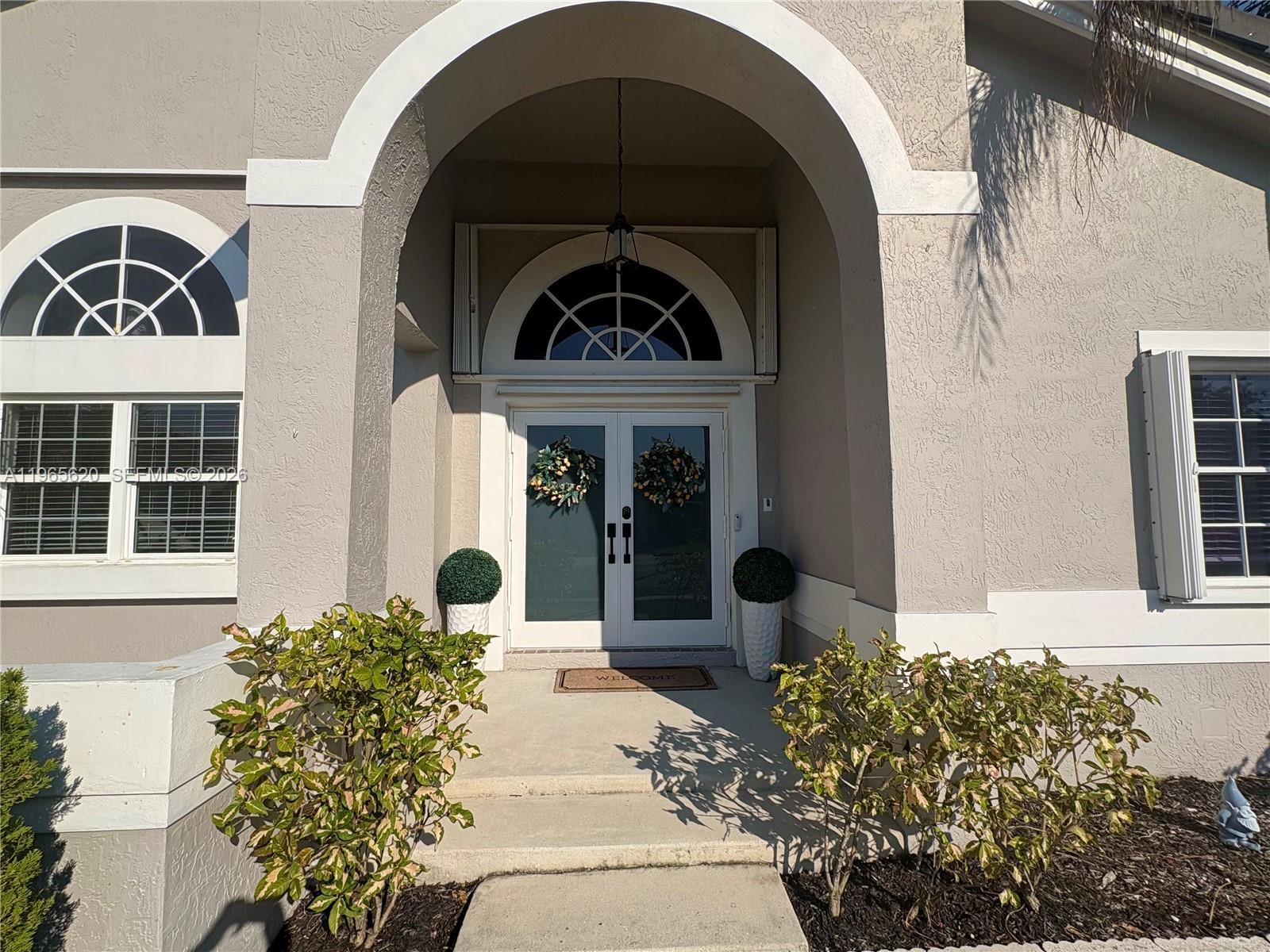 935 NW 203rd Ave, Pembroke Pines FL 33029 photo 2