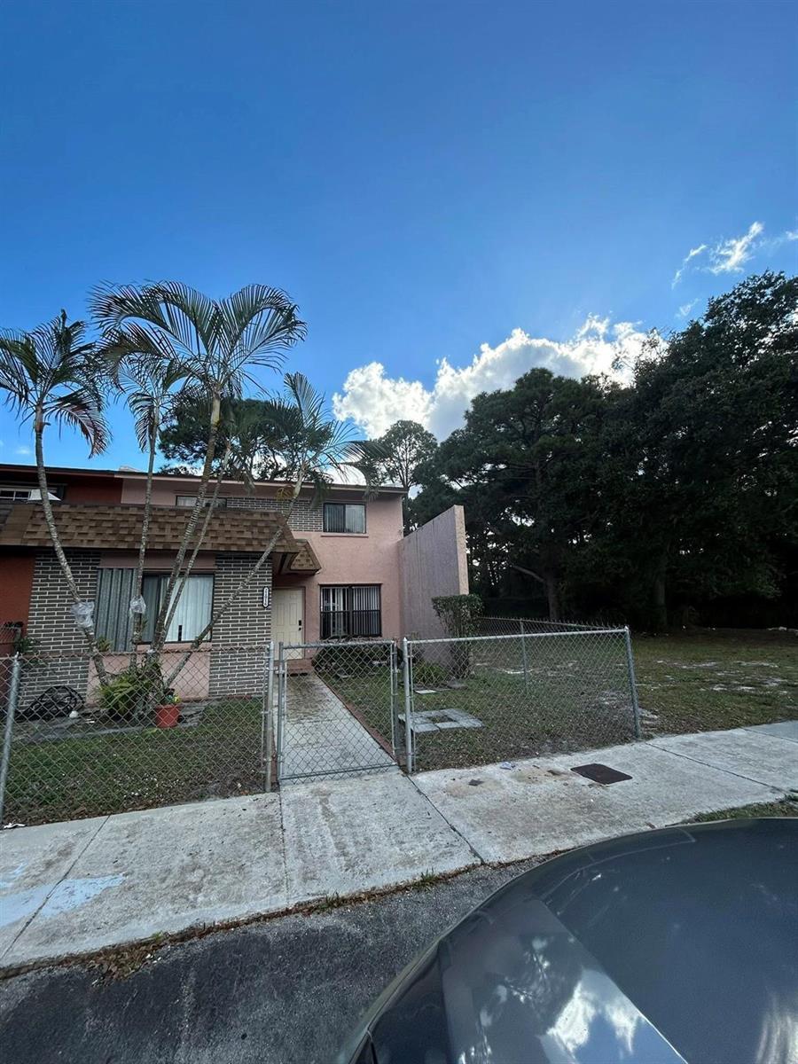 21016 NW 39th Avenue, Miami Gardens FL 33055