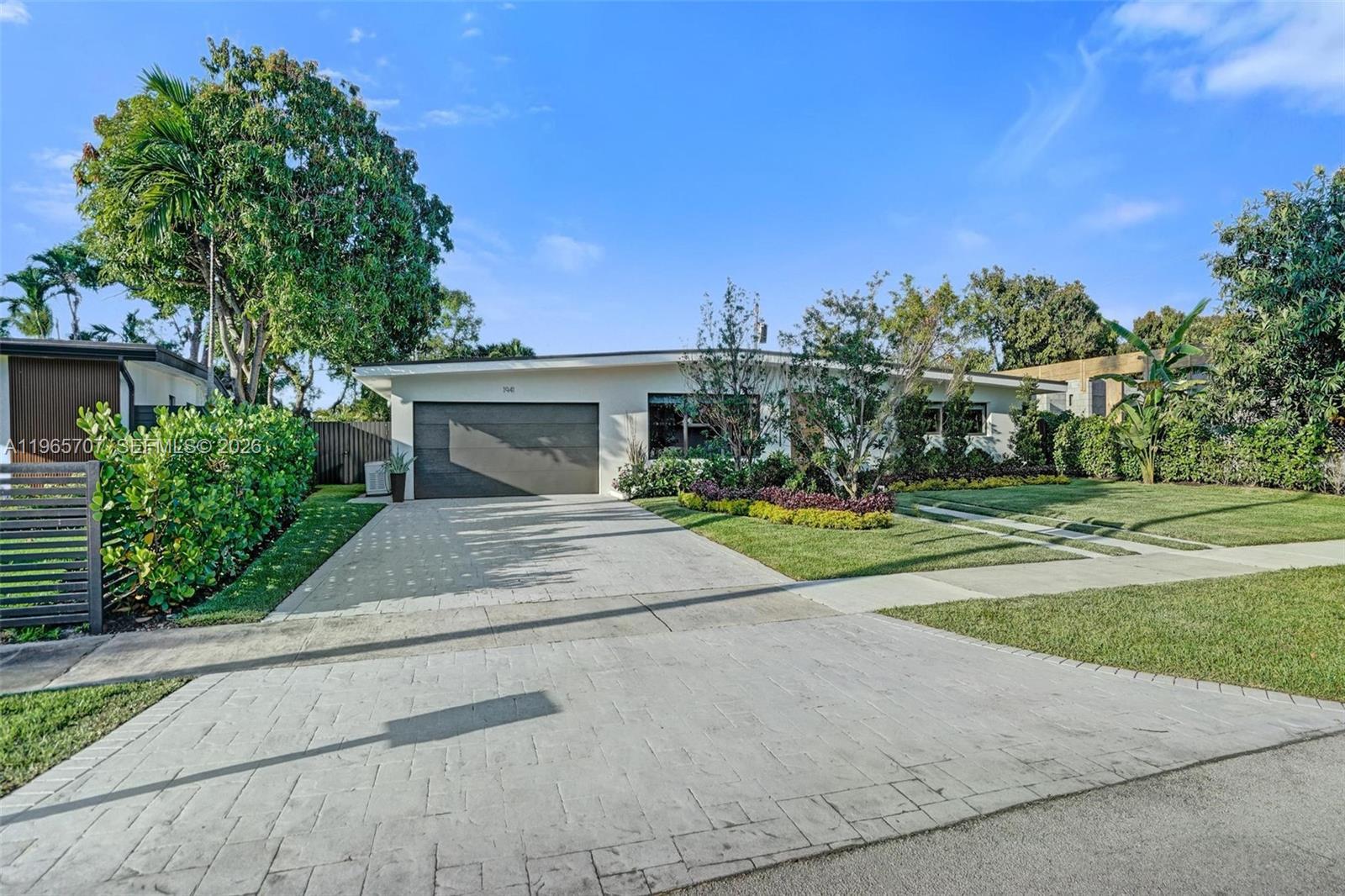 1941 NE 186th Dr, North Miami Beach FL 33179 photo 3