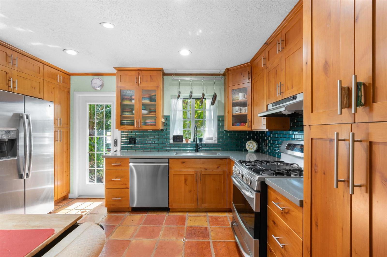 2956 NW 6th Terrace, Wilton Manors FL 33311 photo 3