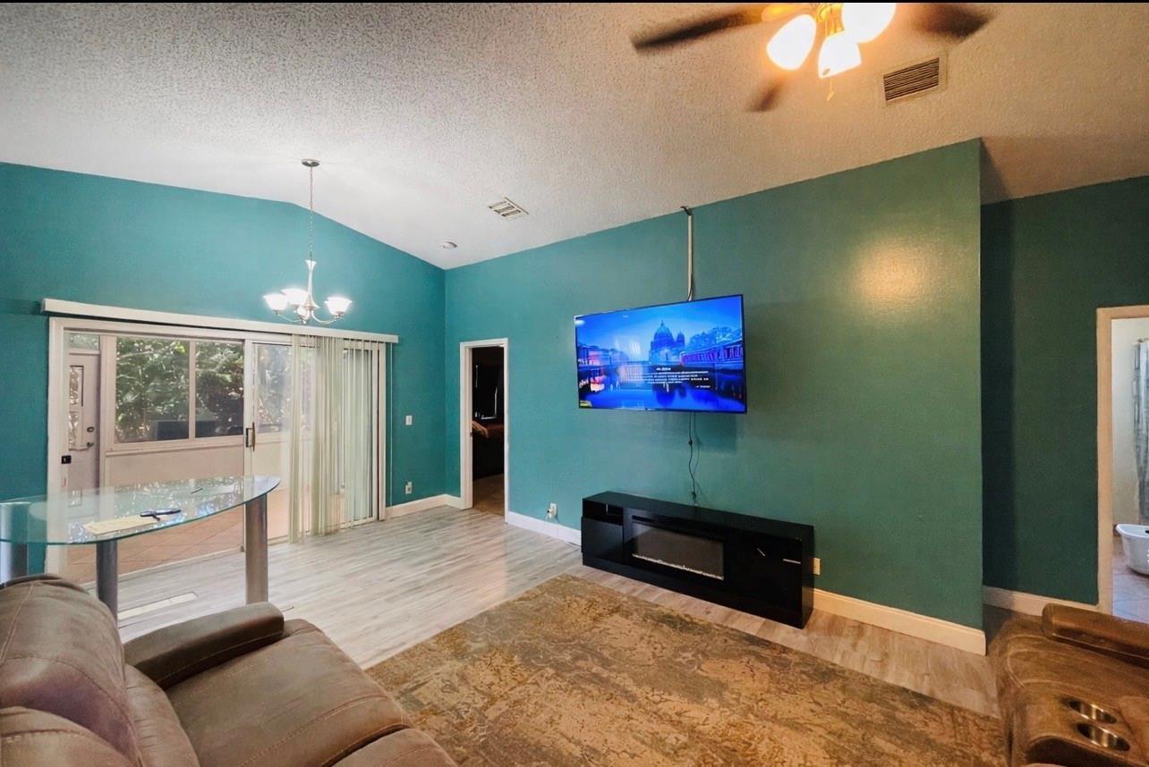 244 Caribe Court, FL 33413 photo 2