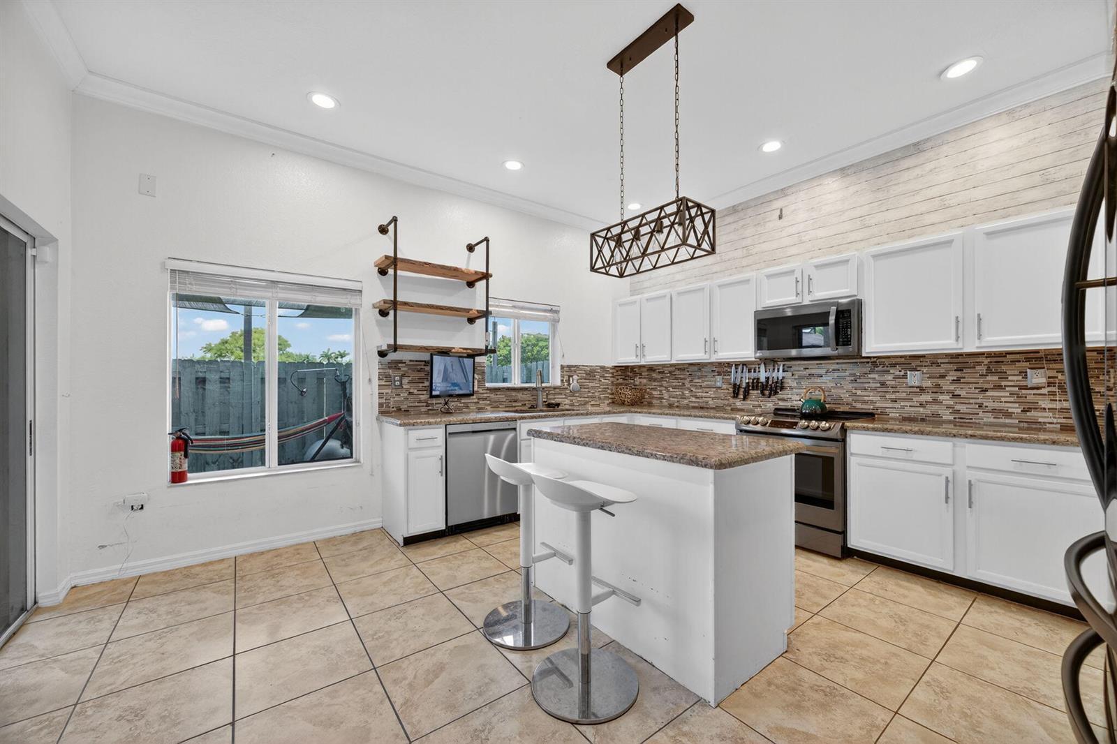 2332 SE 16th Terrace, Homestead FL 33035 photo 2