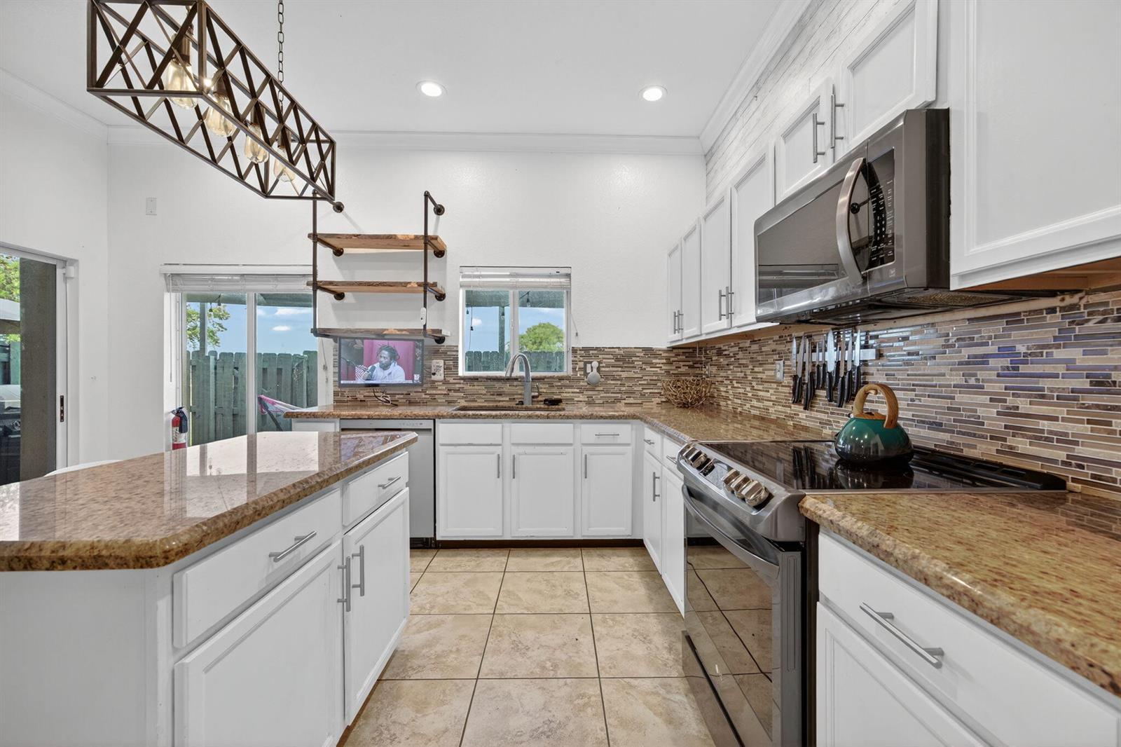 2332 SE 16th Terrace, Homestead FL 33035 photo 3