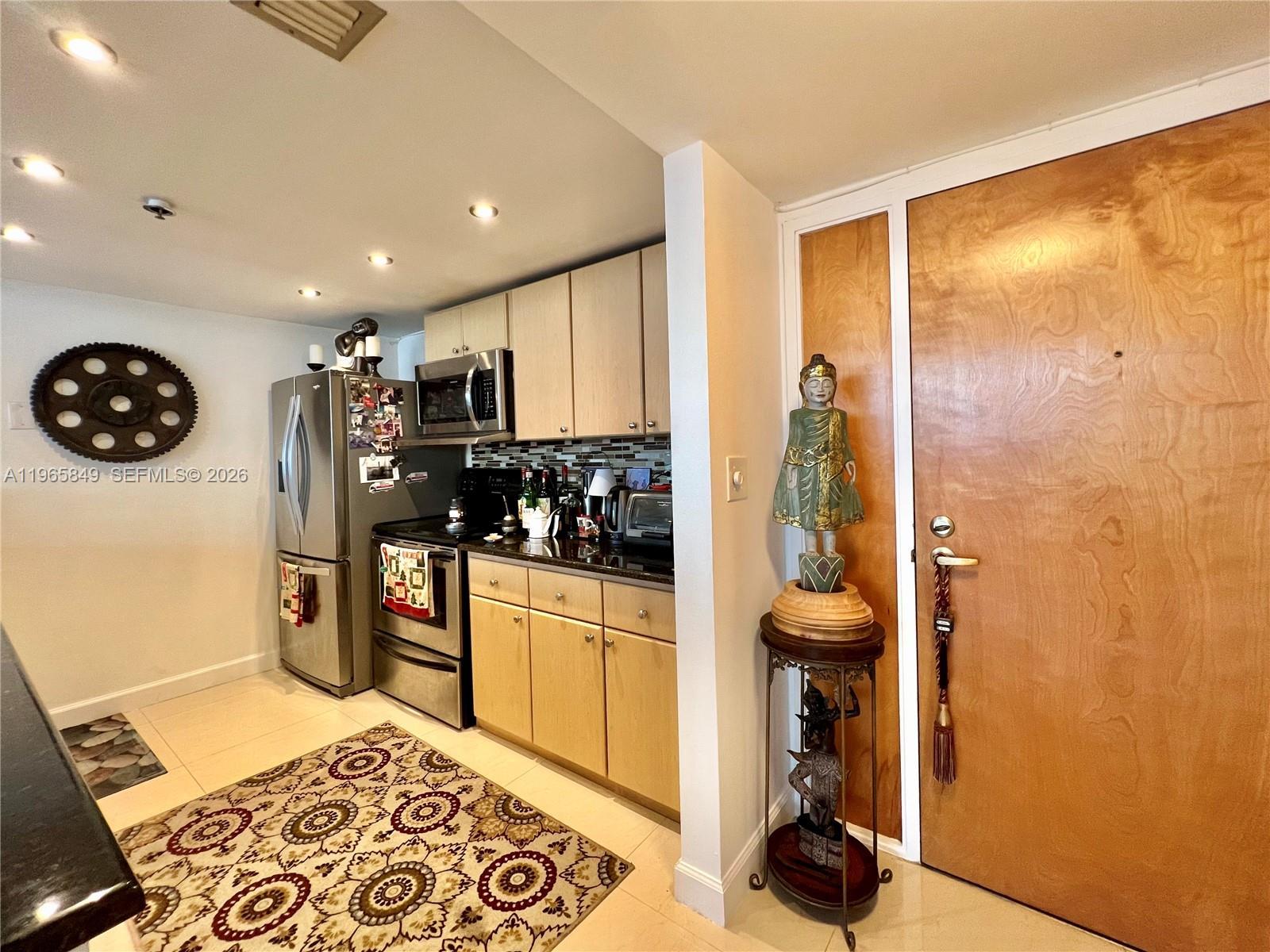 7601 E Treasure Dr # 1817, North Bay Village FL 33141 photo 5