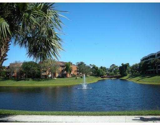 1725 Palm Cove Boulevard # 104, Delray Beach FL 33445