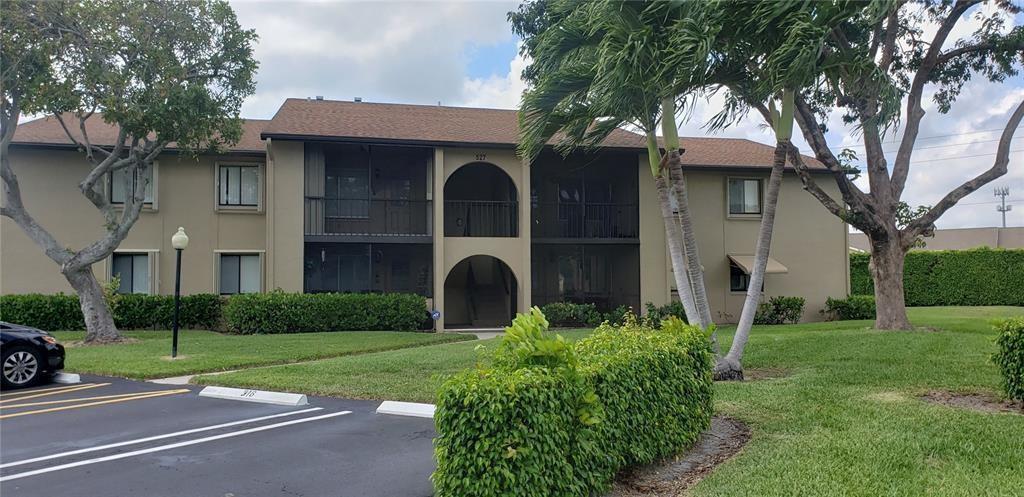 527 Shady Pine Way # A2, FL 33415 photo 2