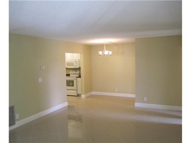527 Shady Pine Way # A2, FL 33415 photo 4