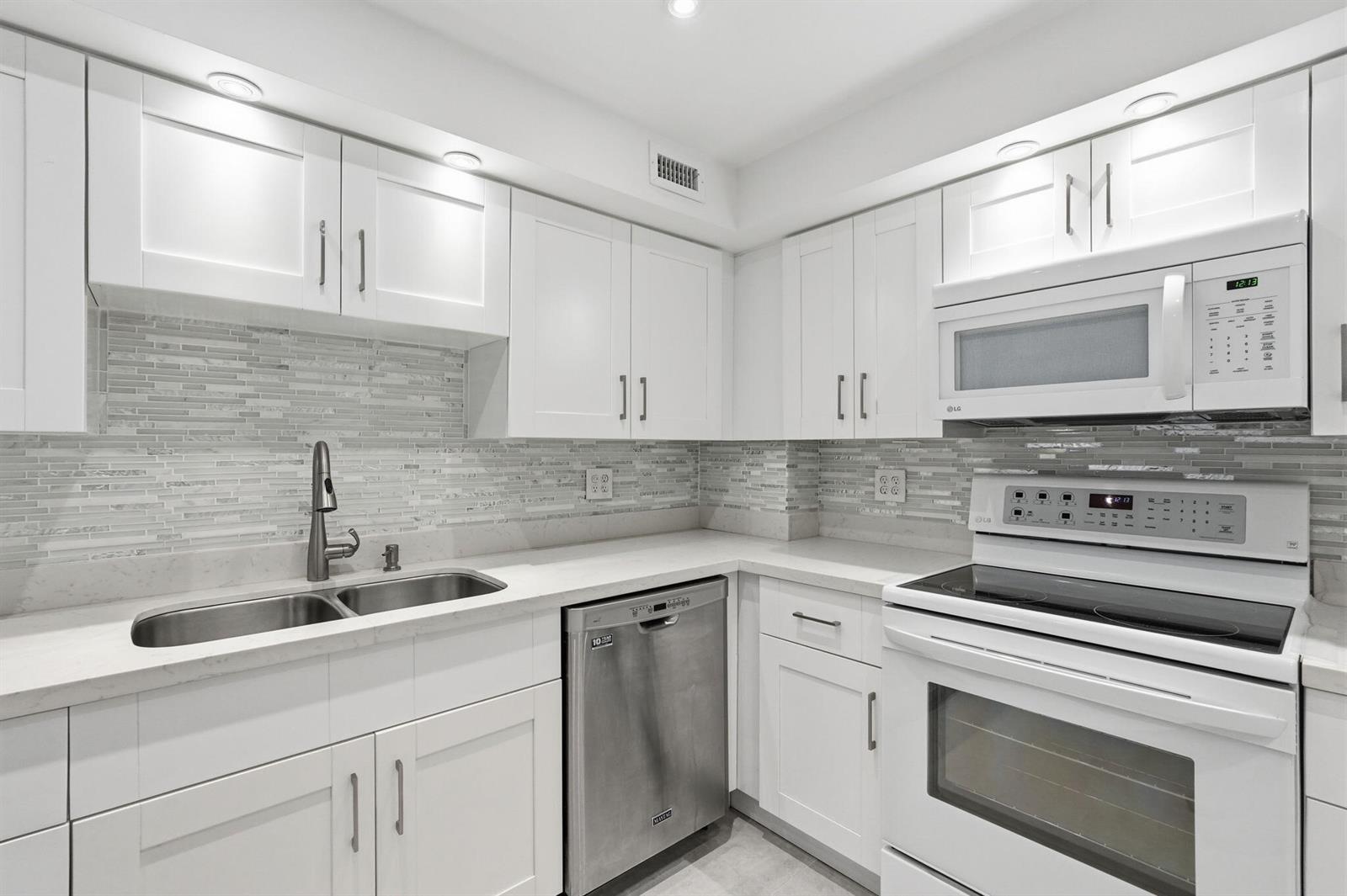 3450 S Ocean Boulevard # 121, Palm Beach FL 33480 photo 5