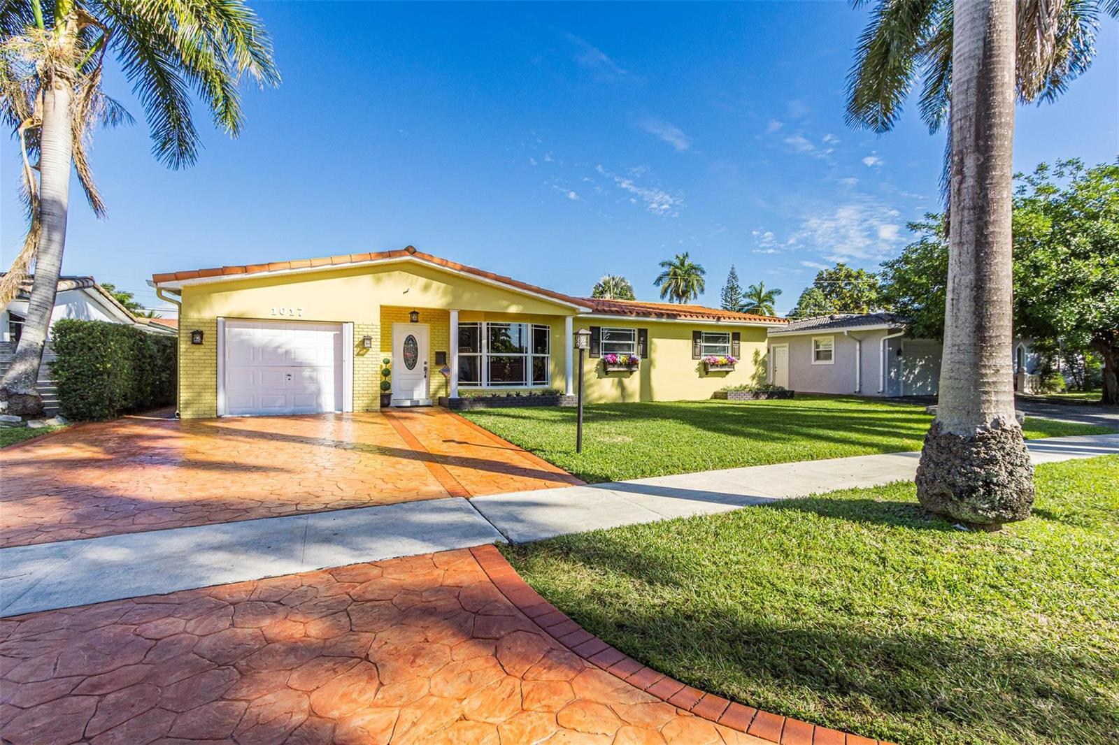 1017 NE 4th Street, Hallandale Beach FL 33009