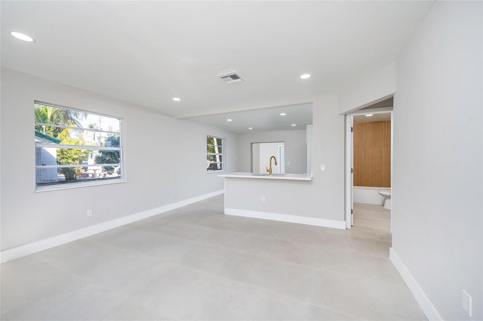 1161 NW 105th Terrace, Miami FL 33150 photo 4