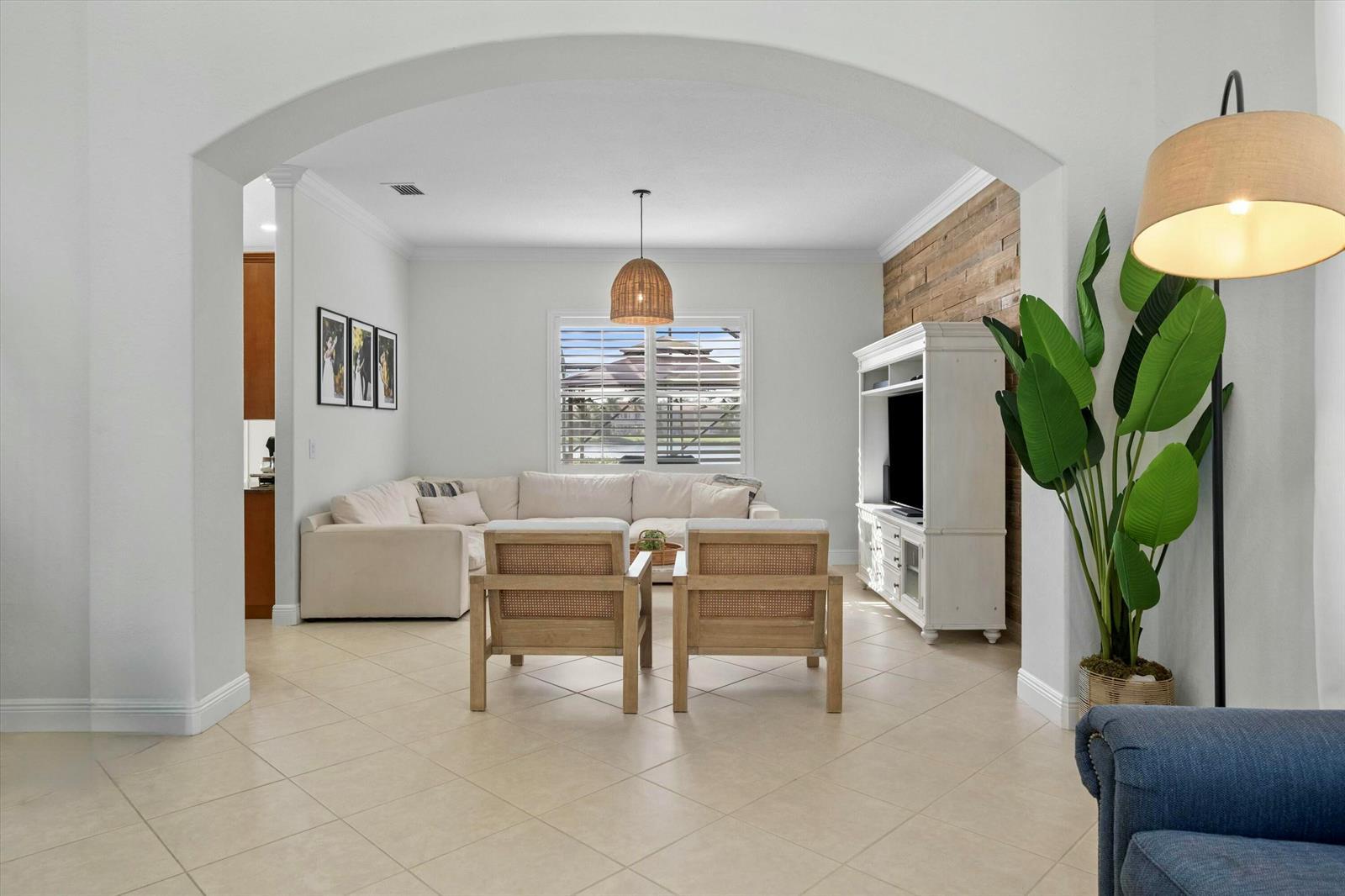 1386 Beacon Circle, Wellington FL 33414 photo 3