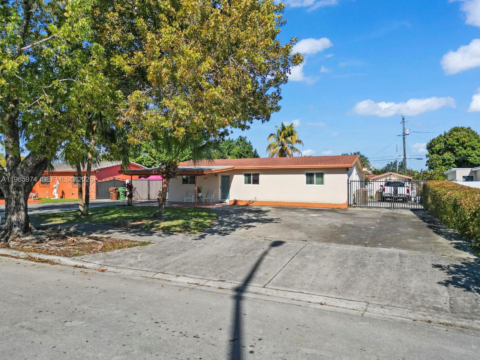 655 W 70th Pl, Hialeah FL 33014 photo 2