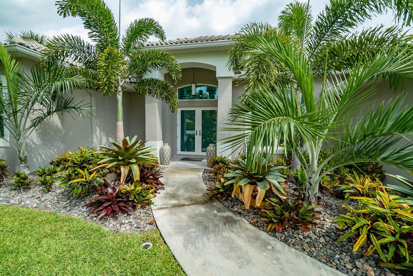 1714 Coconut Drive, Fort Pierce FL 34949 photo 3