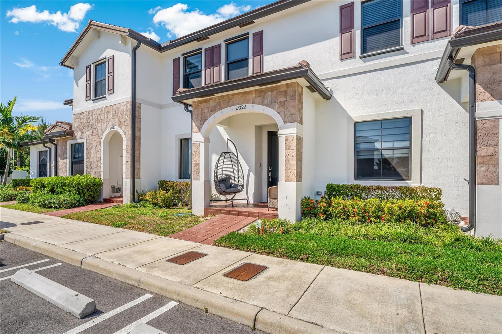 11392 W 34th Way, Hialeah FL 33018 photo 2