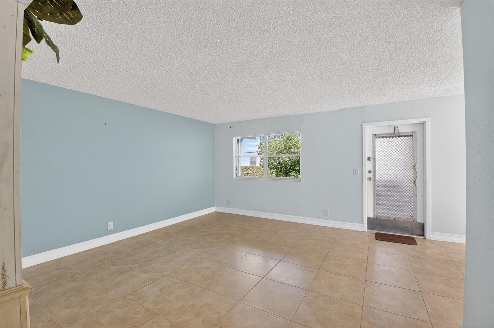 152 Tuscany # C, Delray Beach FL 33446 photo 2