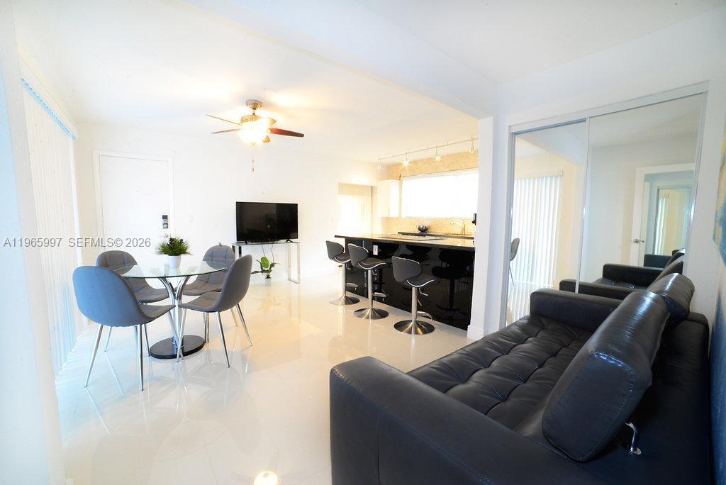 Hollywood, FL 33019 photo 3