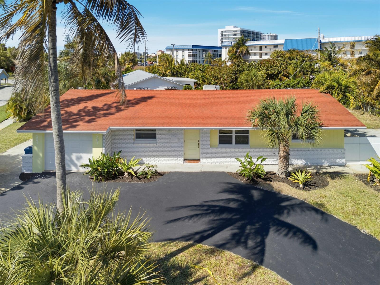 301 Wilma Circle, Riviera Beach FL 33404 photo 2