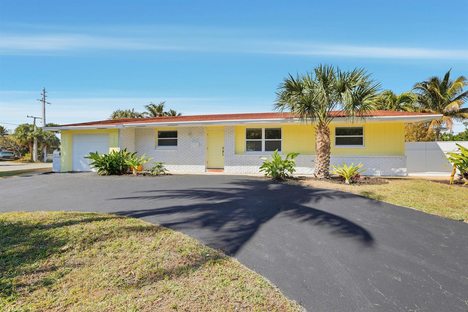 301 Wilma Circle, Riviera Beach FL 33404