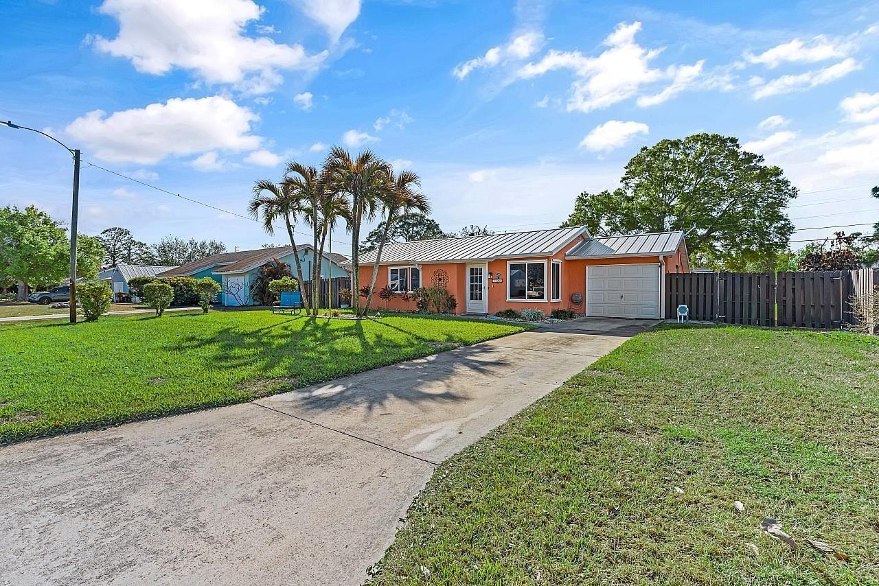 1085 24th Place, Vero Beach FL 32962 photo 2