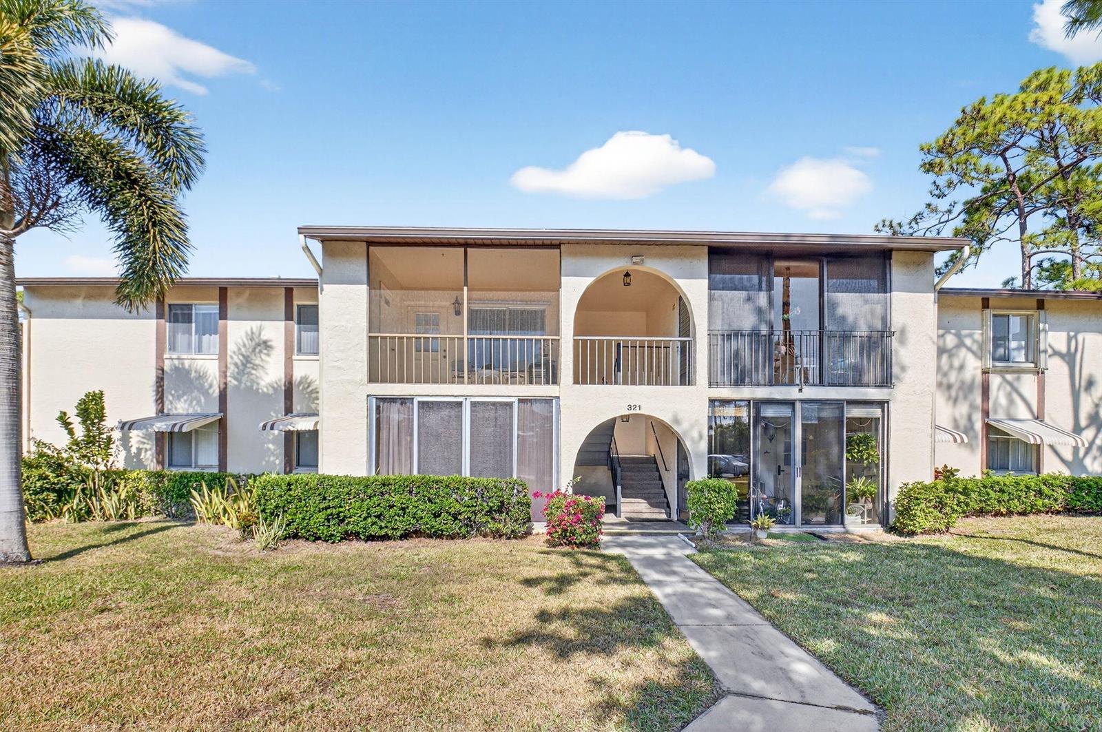 321 Knotty Pine Circle # 2, FL 33463 photo 3