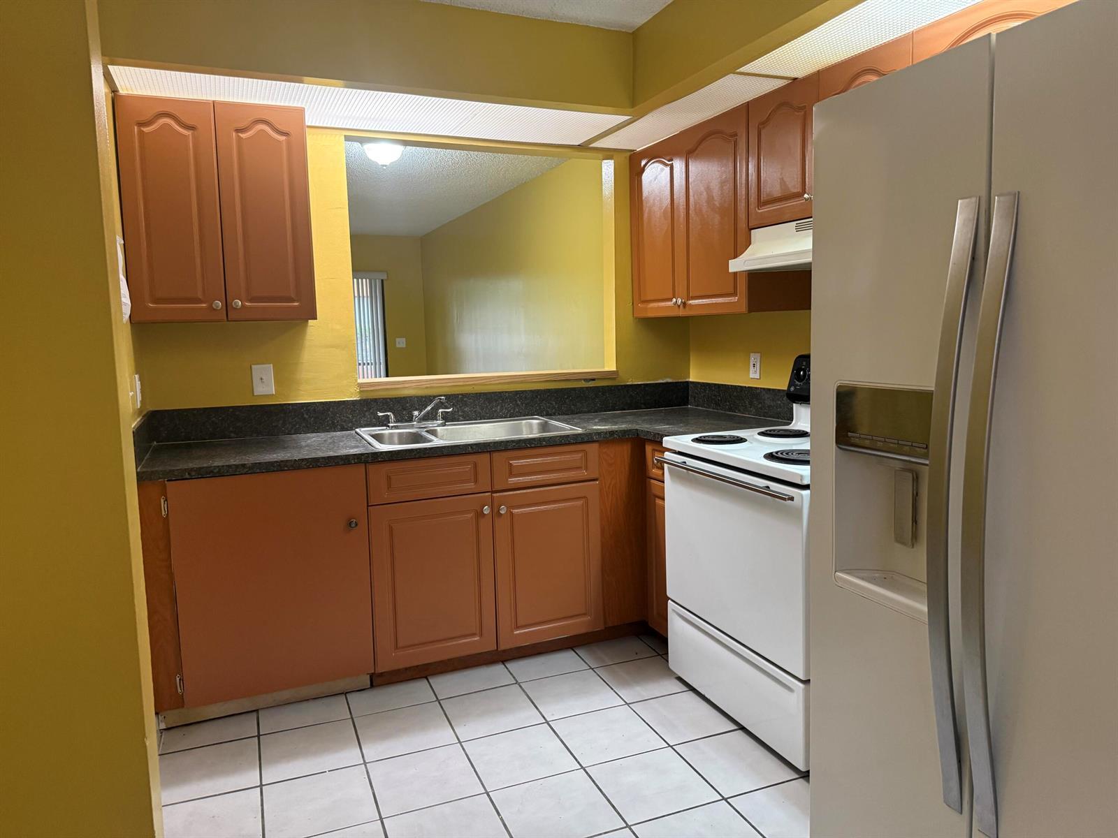 2541 NW 56th Avenue # 19, Lauderhill FL 33313 photo 4