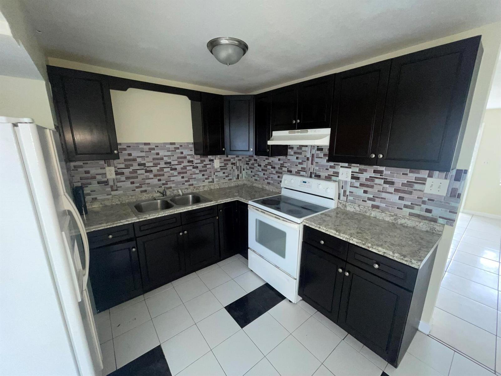 5320 Harriet Place, West Palm Beach FL 33407