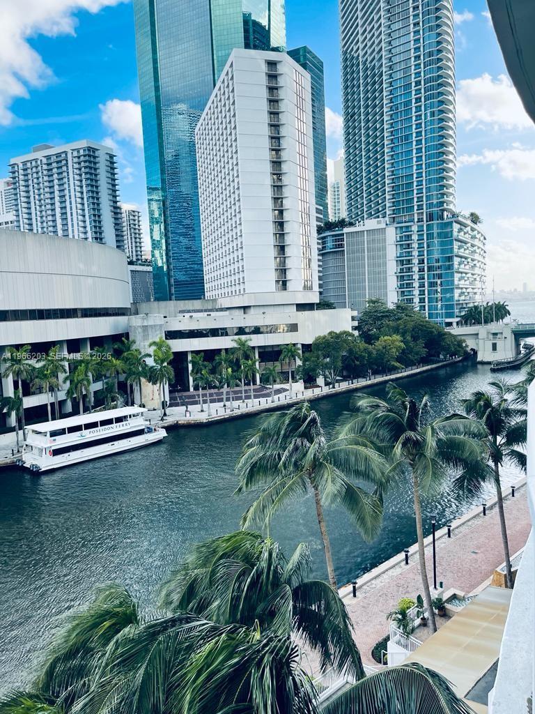31 SE 5th St # 601, Miami FL 33131 photo 3