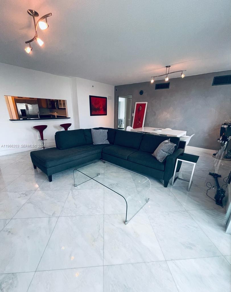 31 SE 5th St # 601, Miami FL 33131 photo 5