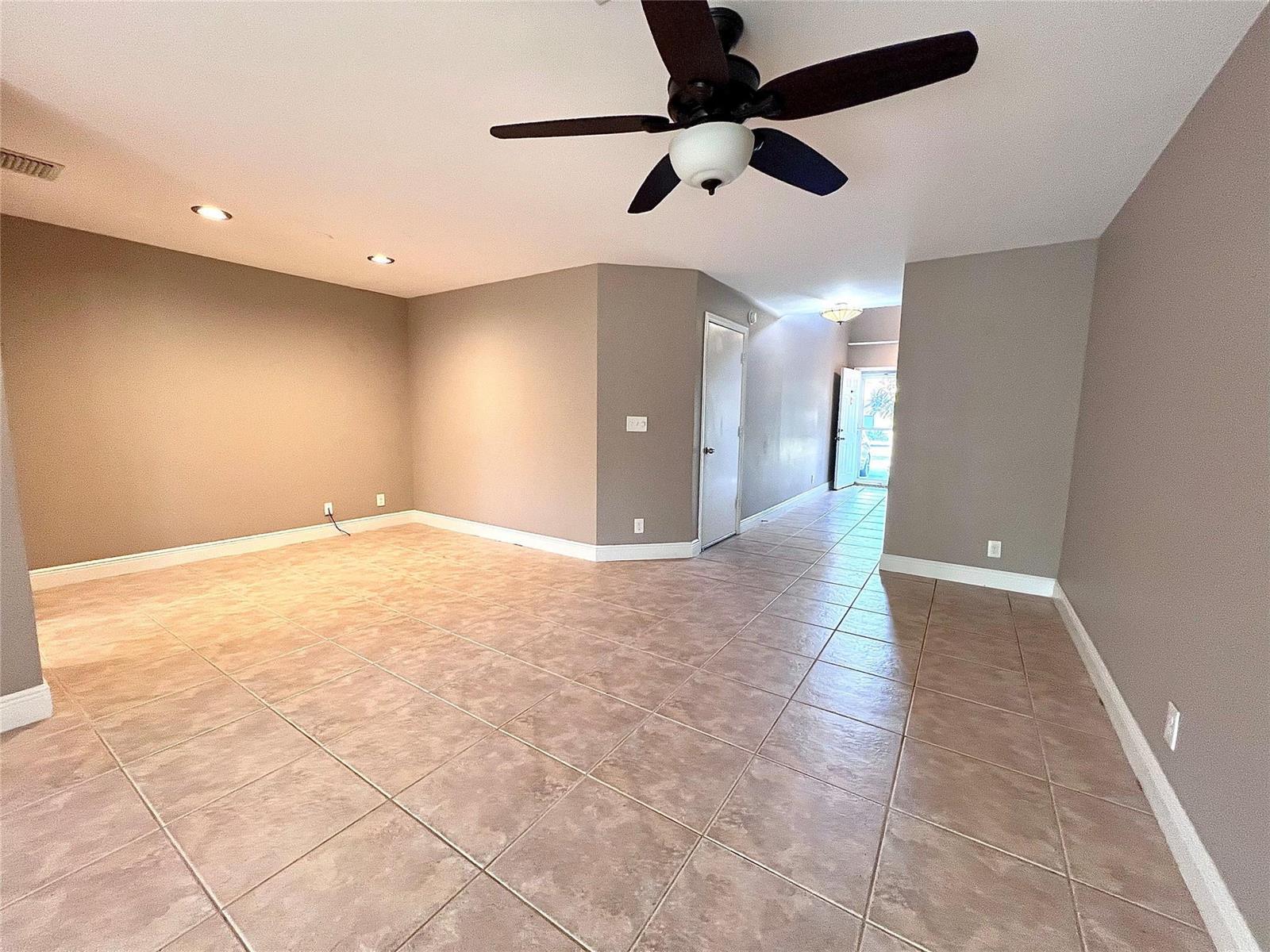 2246 Discovery Circle, Deerfield Beach FL 33442 photo 4