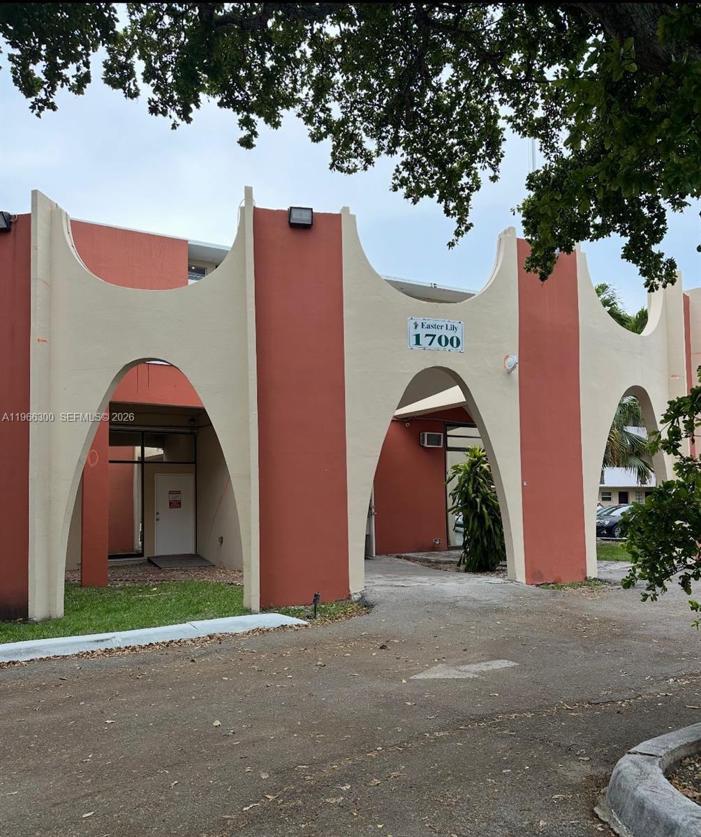 1700 NE 191st St # 105, Miami FL 33179 photo 3