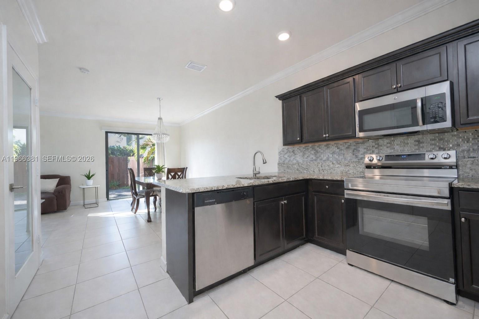 11472 SW 254th St, Homestead FL 33032 photo 2