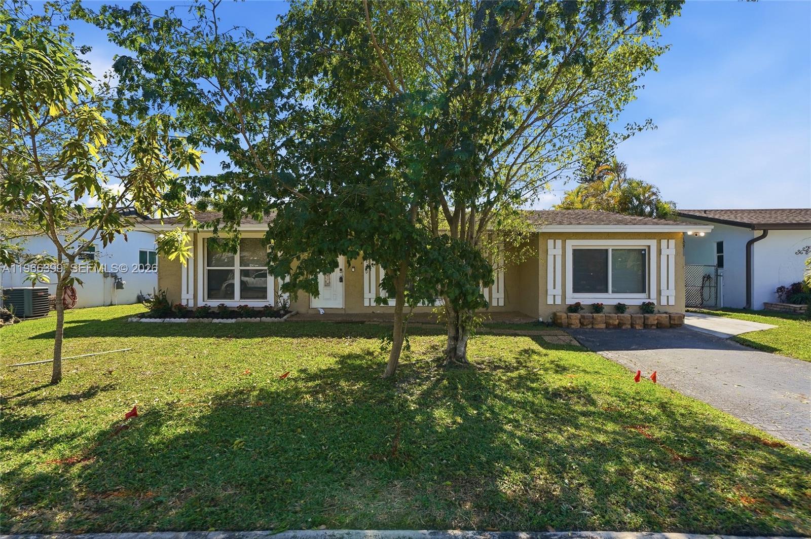 11420 NW 32nd Pl, Sunrise FL 33323 photo 2