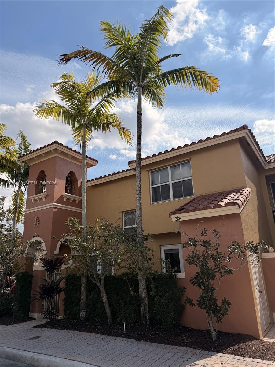 906 SW 143rd ave, Pembroke Pines FL 33027
