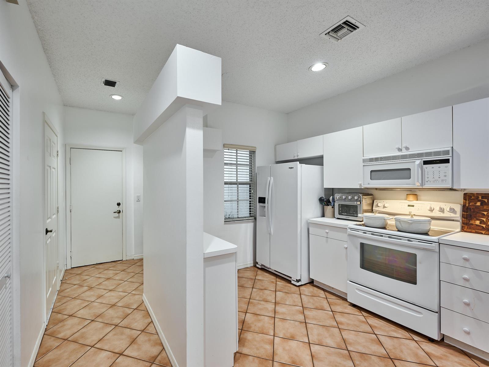 5121 Sabal Gardens Lane # 2, Boca Raton FL 33487 photo 3