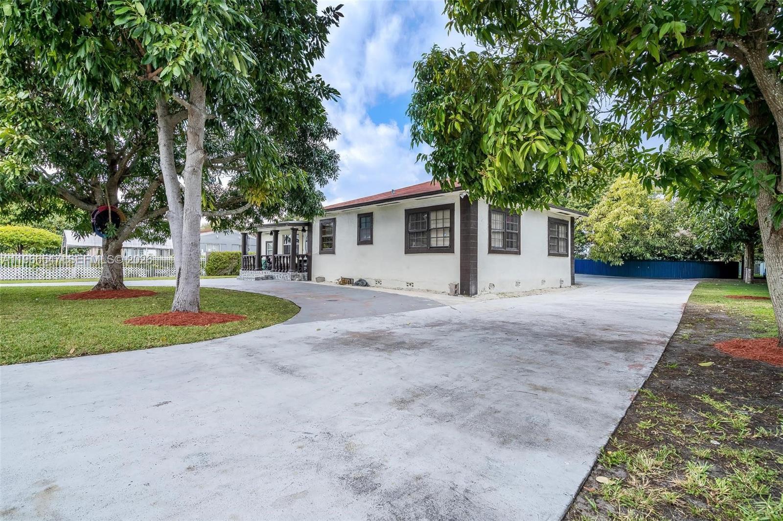 65 NW 118th St, Miami FL 33168 photo 2