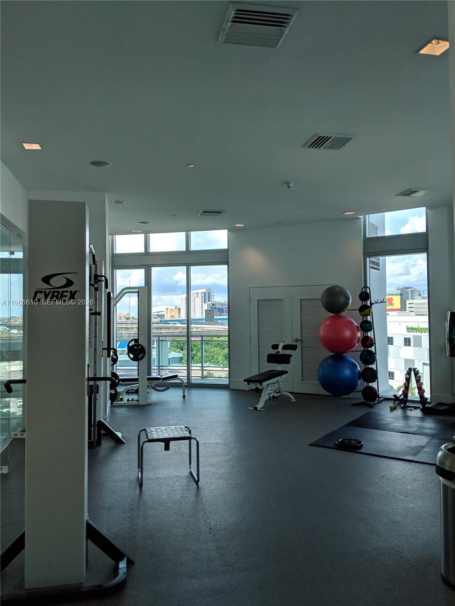 350 S Miami Ave # 1901, Miami FL 33130 photo 2