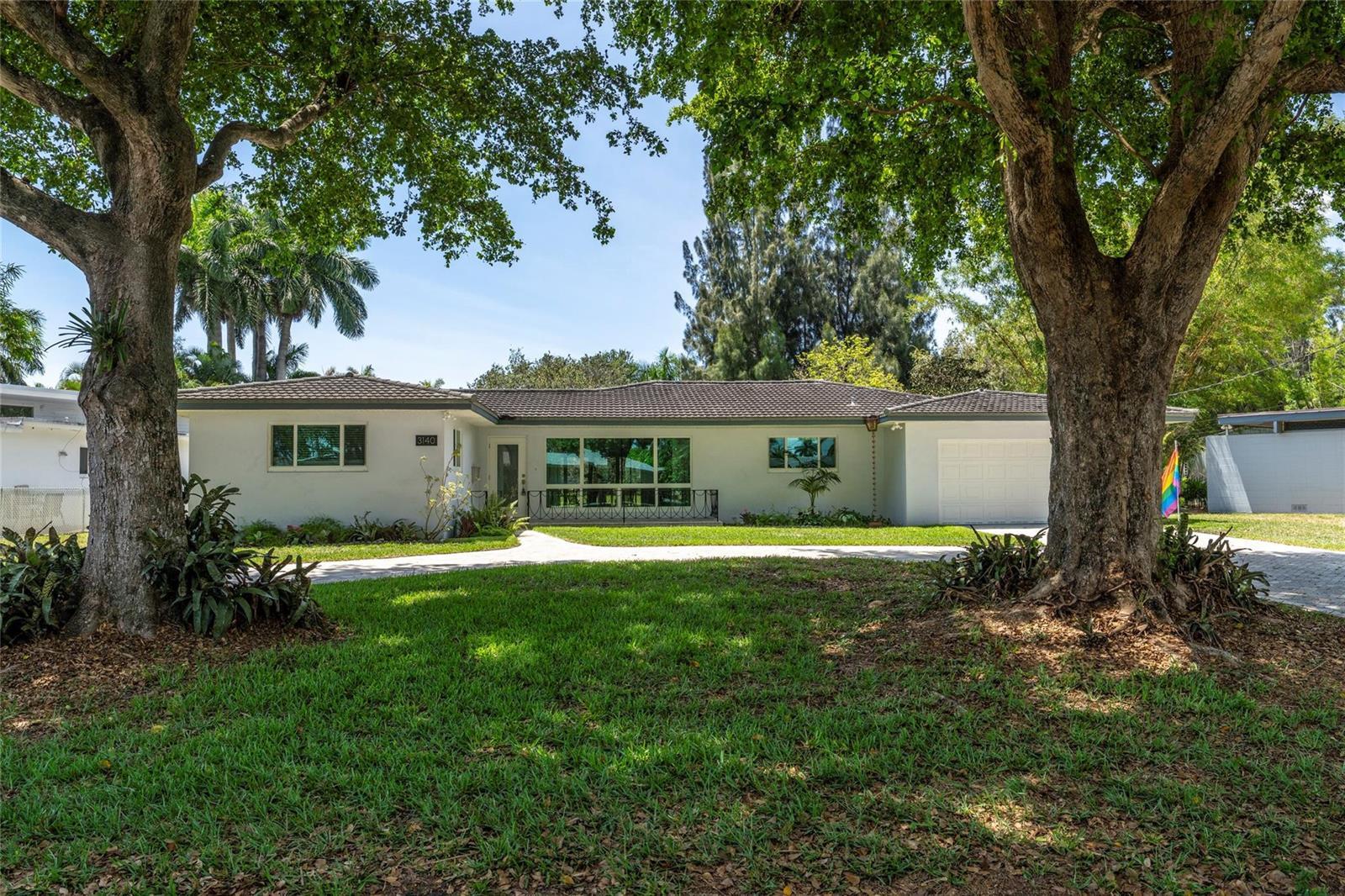 3140 Calle Largo Drive, Hollywood FL 33021 photo 2