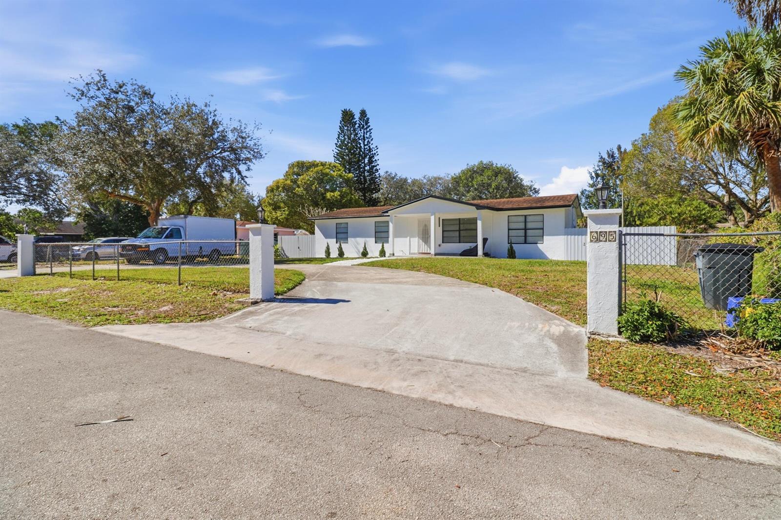 695 Dixie Lane, West Palm Beach FL 33415 photo 3