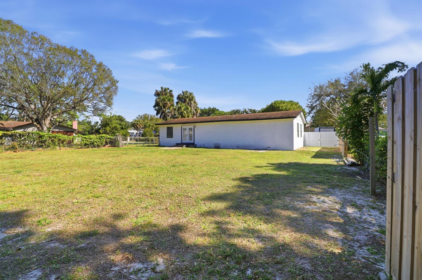 695 Dixie Lane, West Palm Beach FL 33415 photo 5