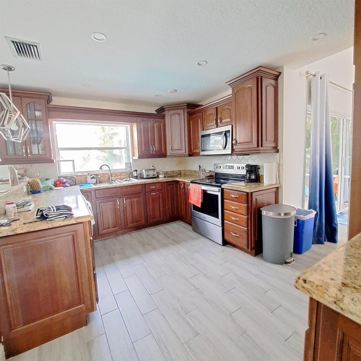 7021 Galleon Cove, Riviera Beach FL 33418 photo 5