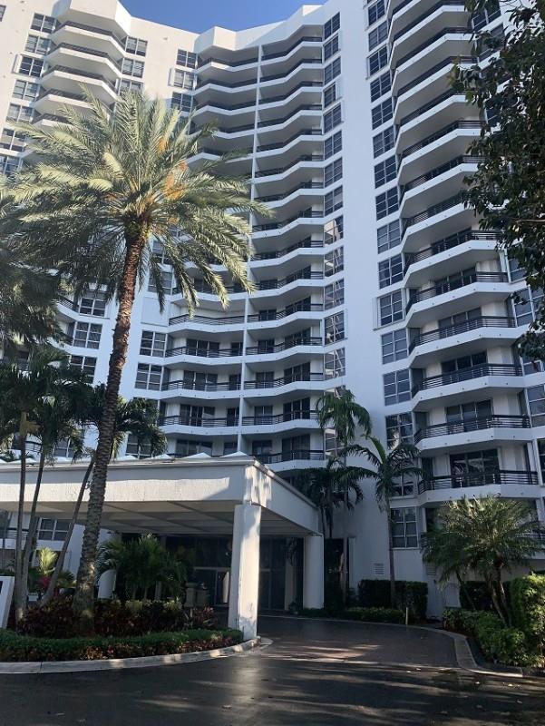 3600 Mystic Pointe Drive # 314, Aventura FL 33180
