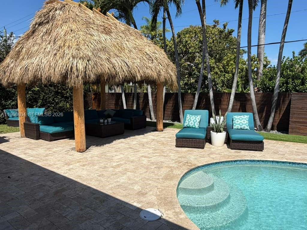1201 Washington St, Hollywood FL 33019 photo 2