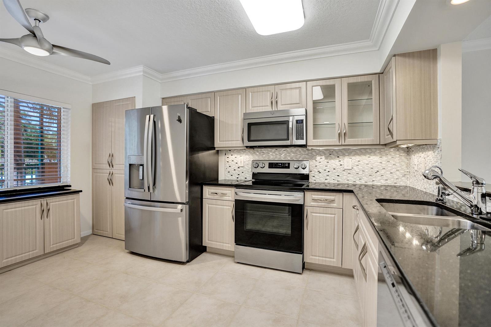 5777 Gemstone Court # 207, Boynton Beach FL 33437 photo 4